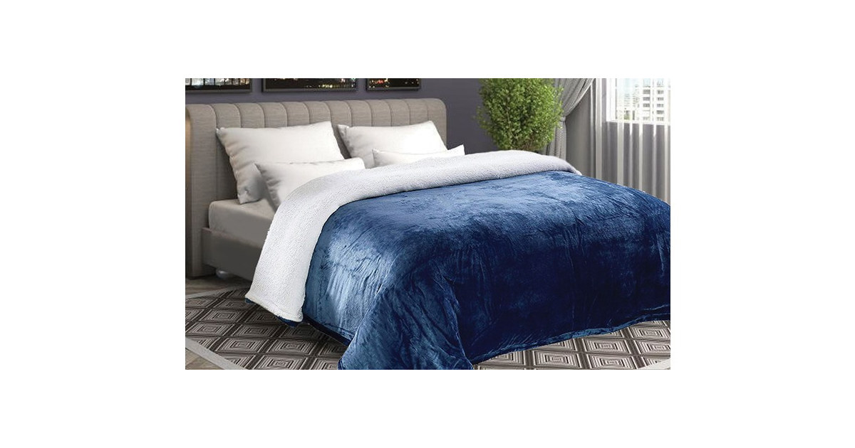 Lightweight Sherpa Fleece Throw Blanket